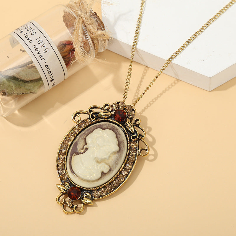 Wholesale Vintage Statue Hollow Pendant Alloy Diamond Necklace